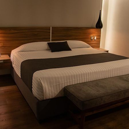 Estanza Hotel & Suites Morelia Buitenkant foto