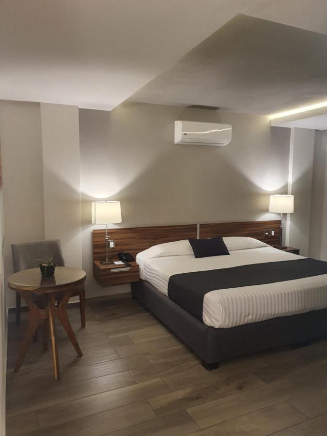 Estanza Hotel & Suites Morelia Buitenkant foto