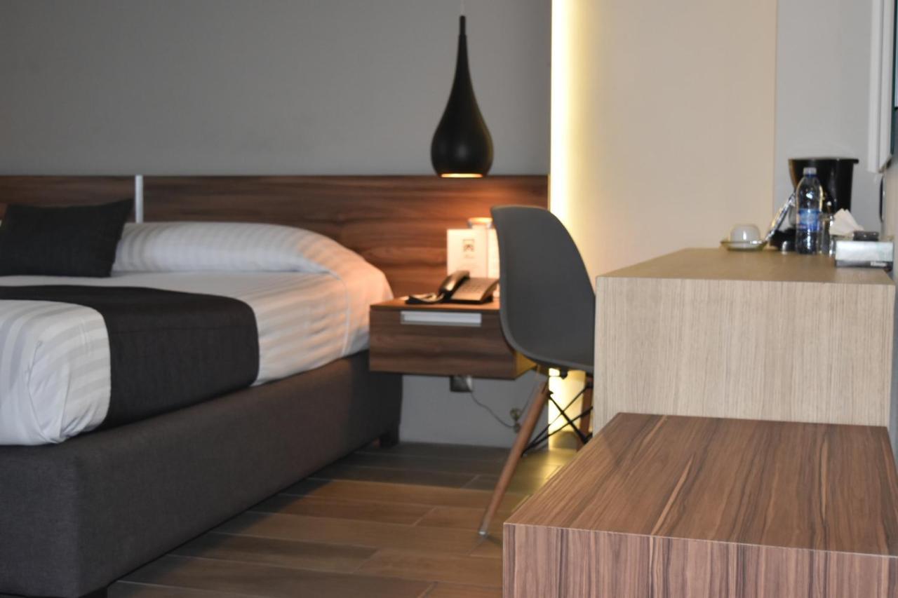 Estanza Hotel & Suites Morelia Buitenkant foto