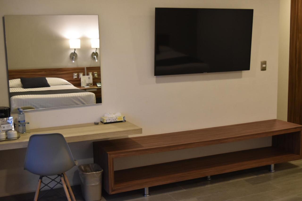 Estanza Hotel & Suites Morelia Buitenkant foto