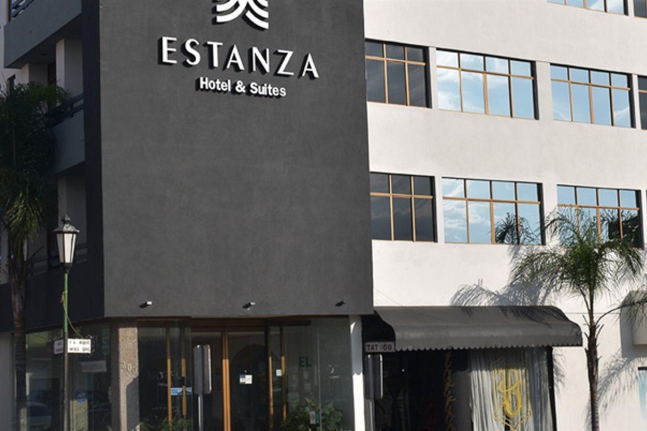 Estanza Hotel & Suites Morelia Buitenkant foto