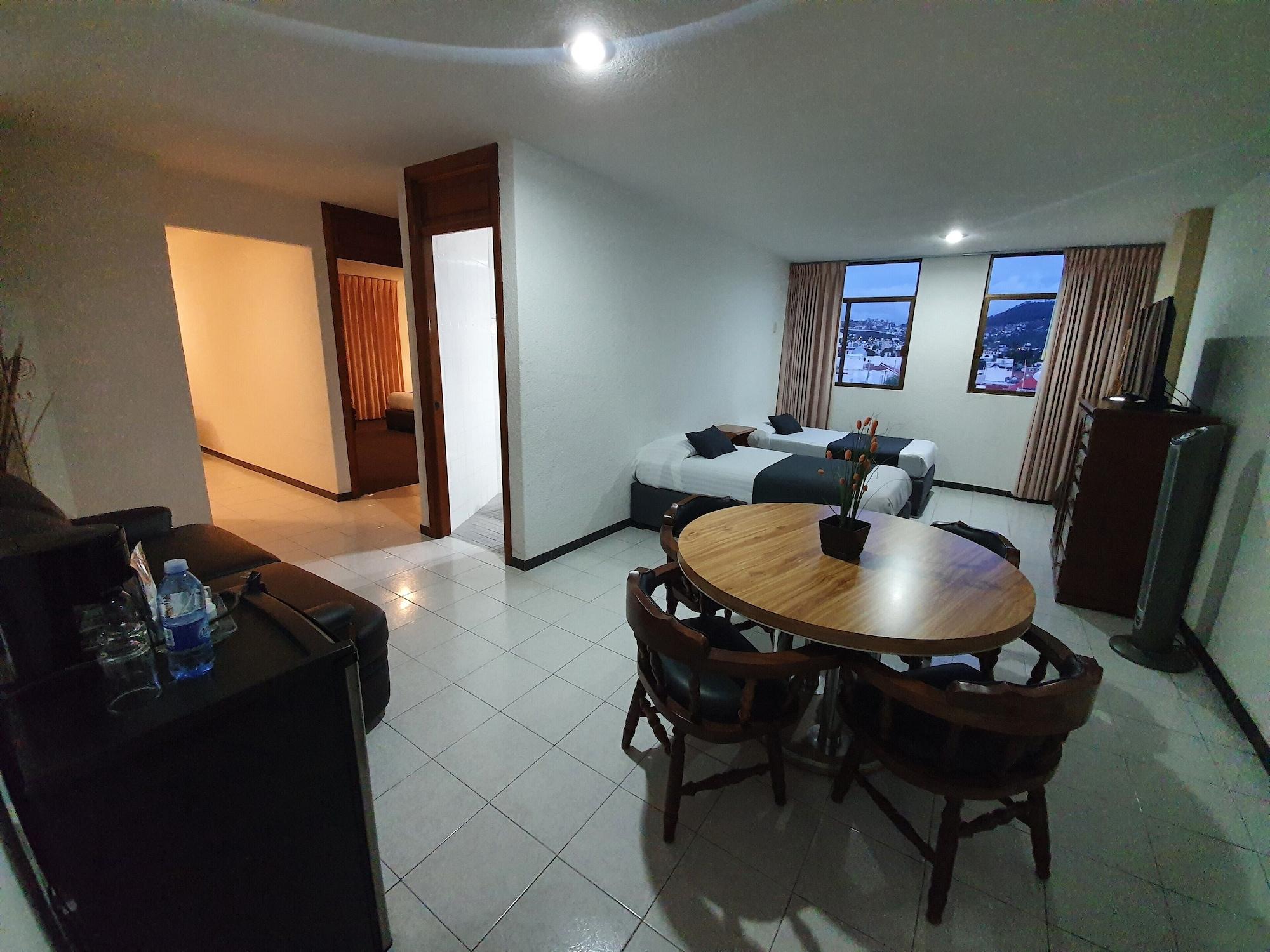 Estanza Hotel & Suites Morelia Buitenkant foto