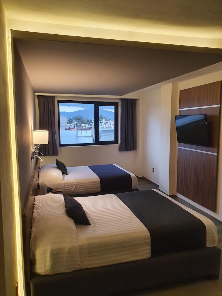 Estanza Hotel & Suites Morelia Buitenkant foto