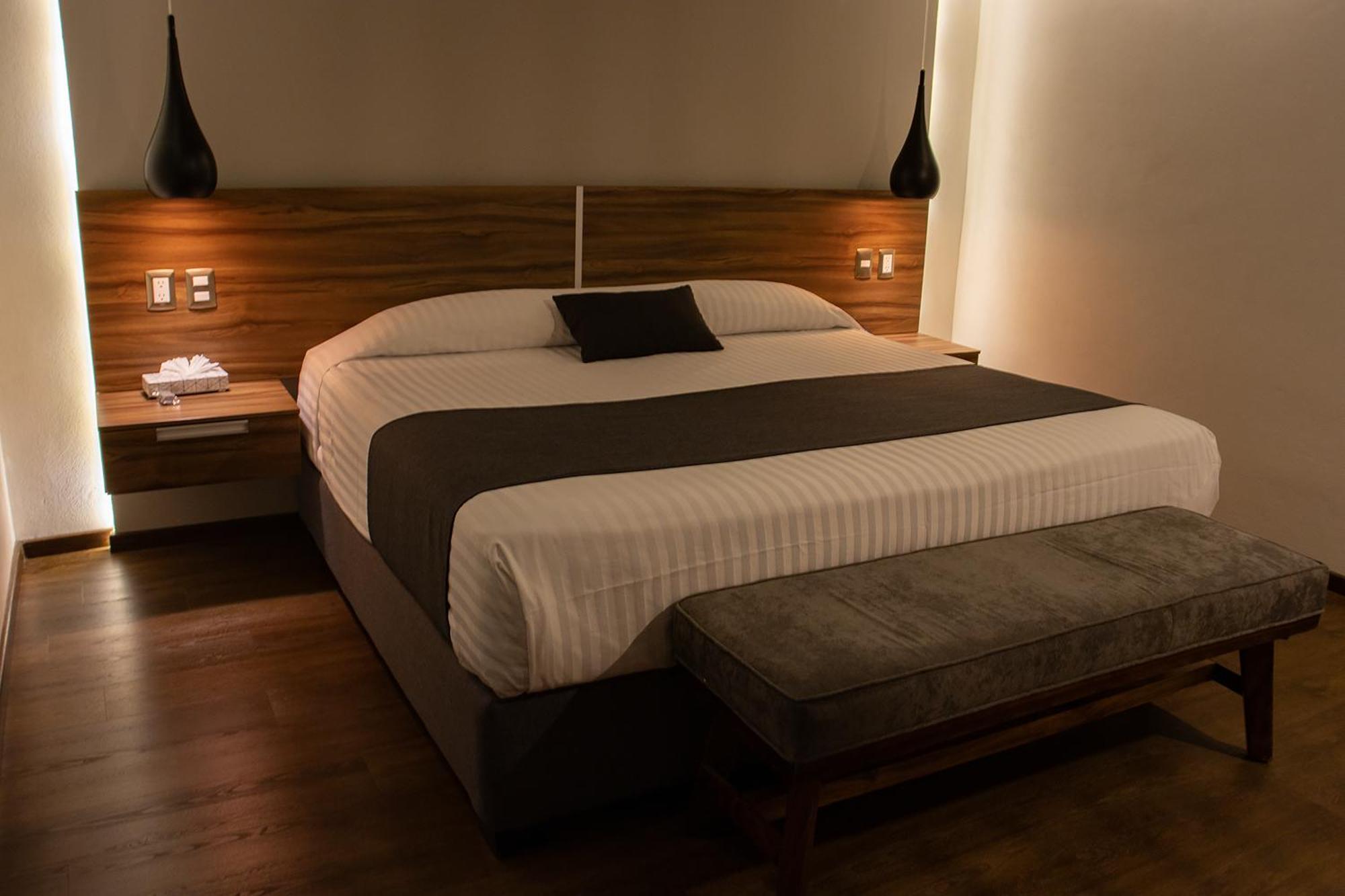 Estanza Hotel & Suites Morelia Buitenkant foto