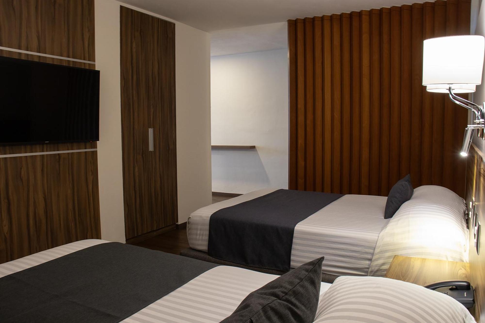 Estanza Hotel & Suites Morelia Buitenkant foto
