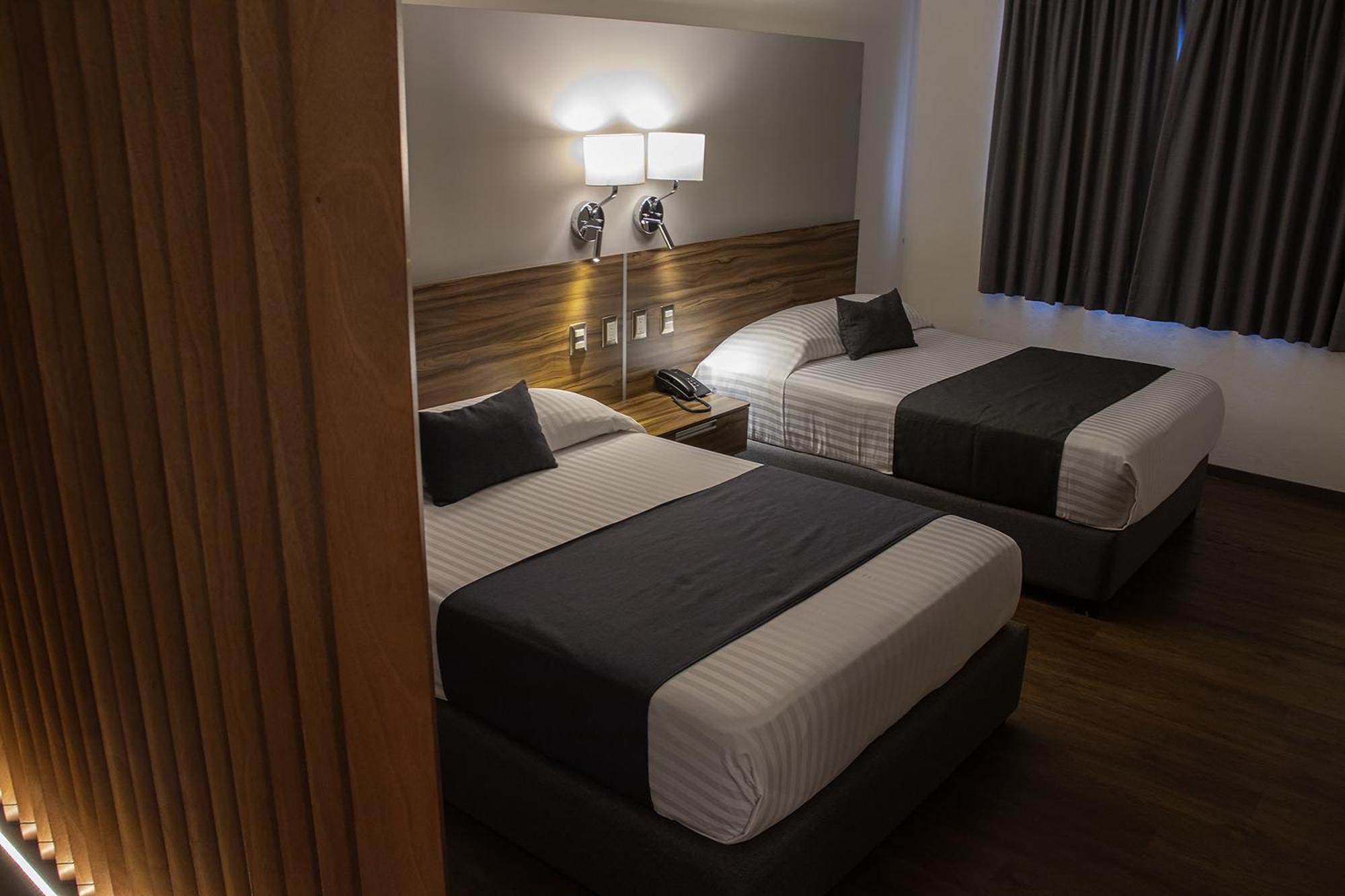 Estanza Hotel & Suites Morelia Buitenkant foto