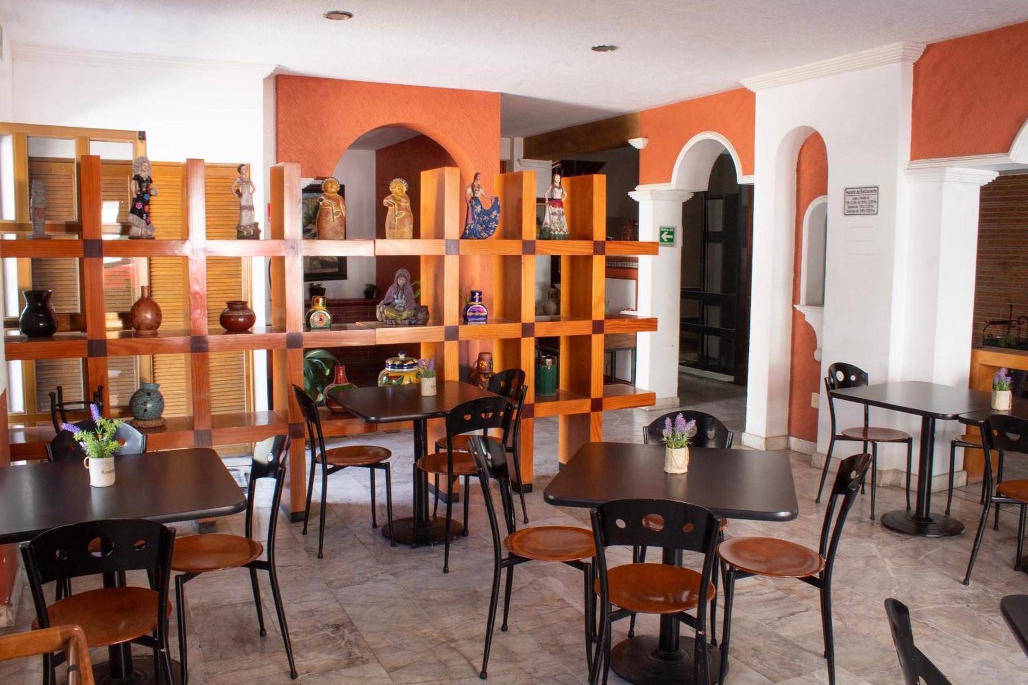Estanza Hotel & Suites Morelia Buitenkant foto
