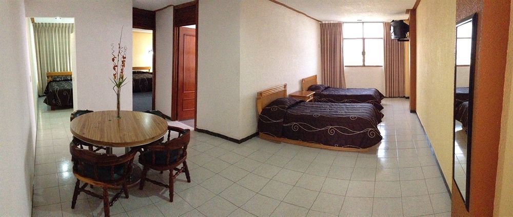 Estanza Hotel & Suites Morelia Buitenkant foto